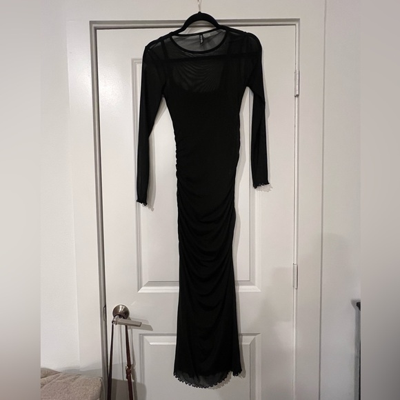 Mesh Sheer Ling Sleeve Maxi Dress - Picture 3 of 6